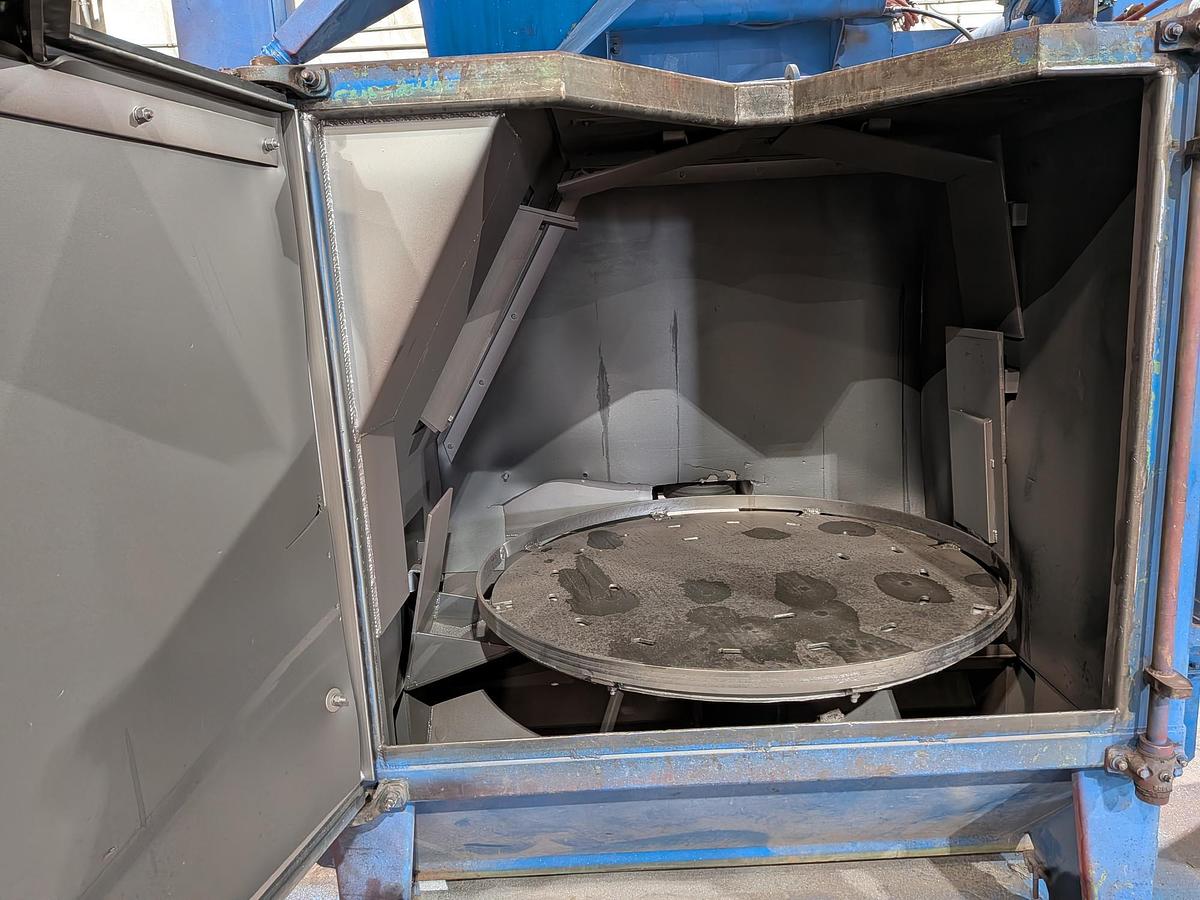 Like new Goff 48" Fixed Table