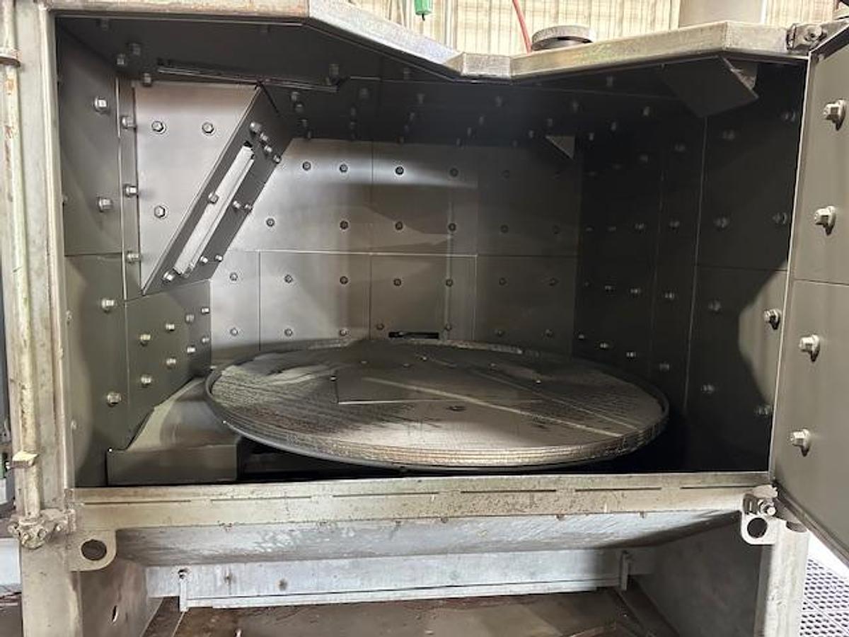 Very good Goff 72" Fixed Table