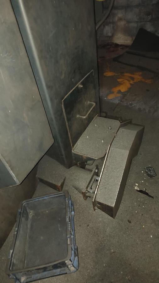 Very good Bronco 72" Table