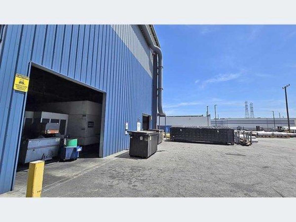 Like new 2016 Wheelabrator ABM 16' x 15' x 30 Blast Room