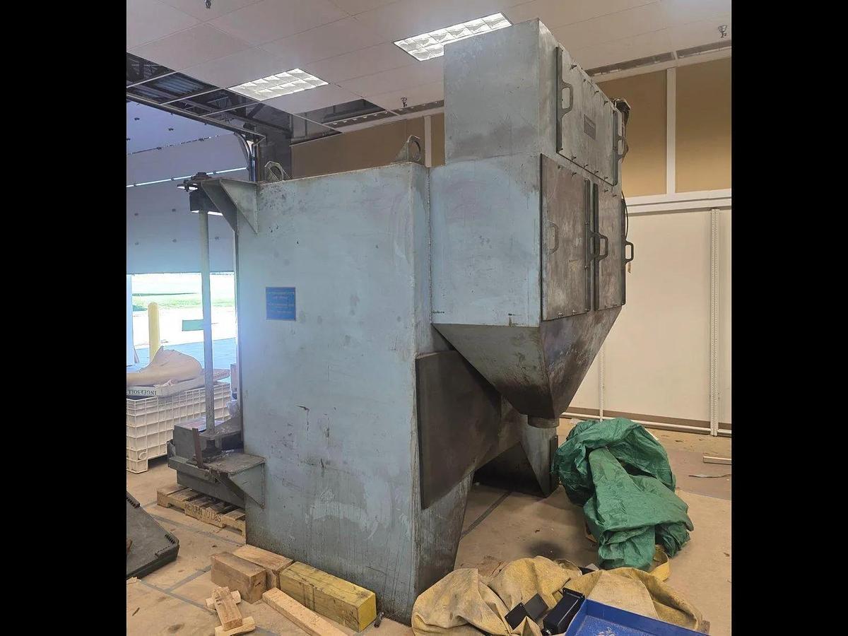 Very good Pangborn 6LK-7 72" Fixed Table