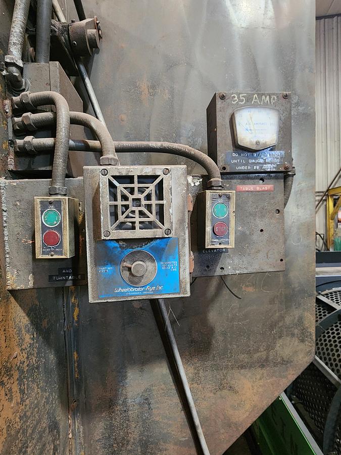 Good Wheelabrator 72" Swing Table