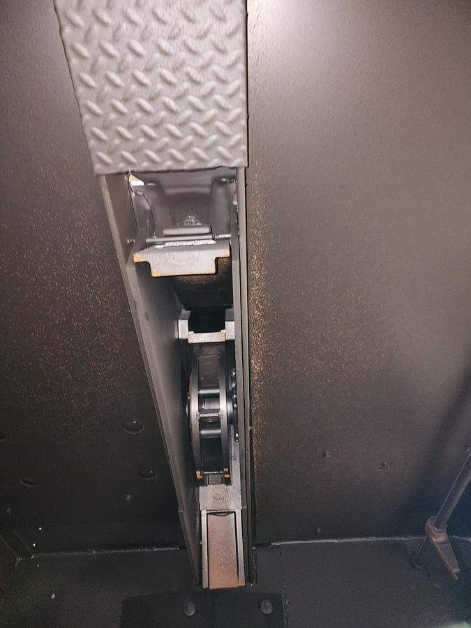 Good Wheelabrator 72" Swing Table