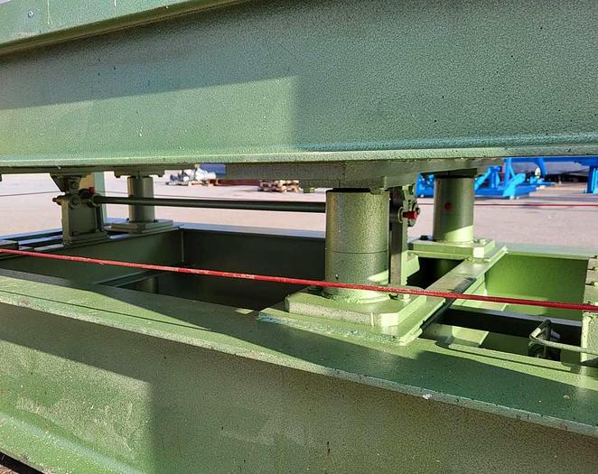 Used Höfer hydraulic veneer press H 65 S