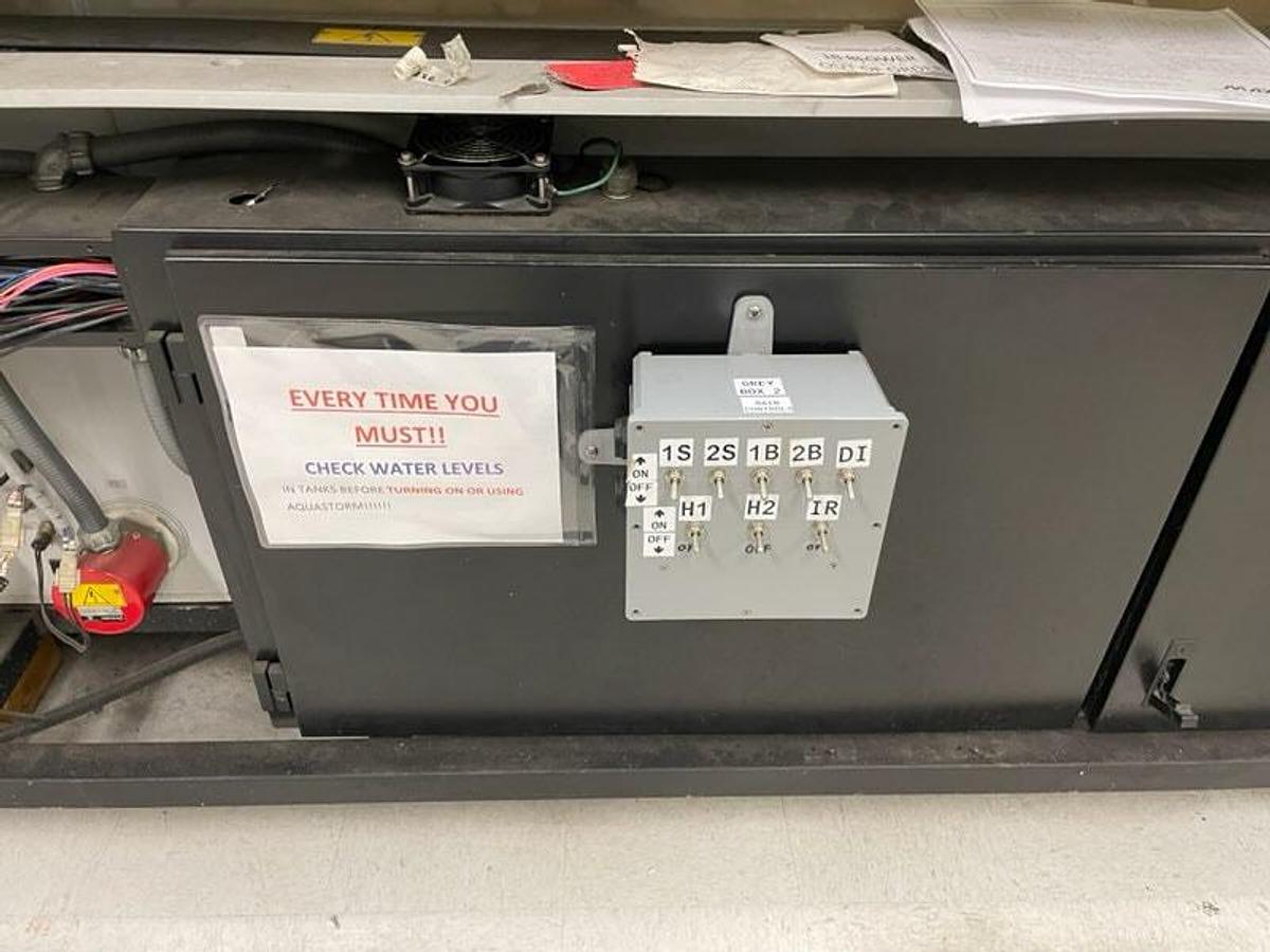 Used (SOLD) 1997 Aquastorm 200 Cleaner