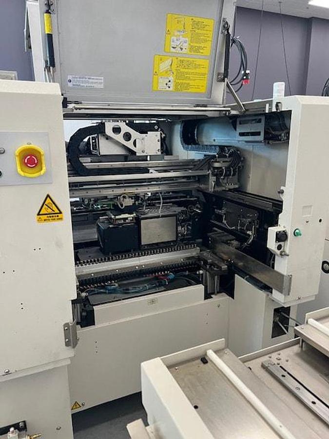 Used 2010 Juki KE2080L Fine Pitch Placer