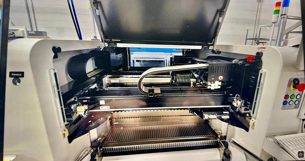 Used (SOLD) 2022 Samsung Hanwha Decan F2 Mounter Package