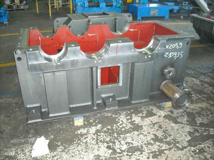 New  F&P 320 2A 2-Hi Pinion Stand - Gearbox #4245