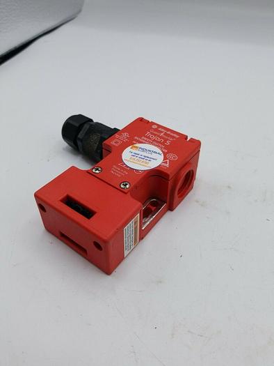 Used Allen Bradley Guardmaster safety interlock switch 440K-T11146