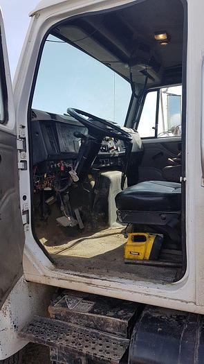 Used 2000 INTERNATIONAL-IHC 4900 Series Tandem Axle Deck Truck