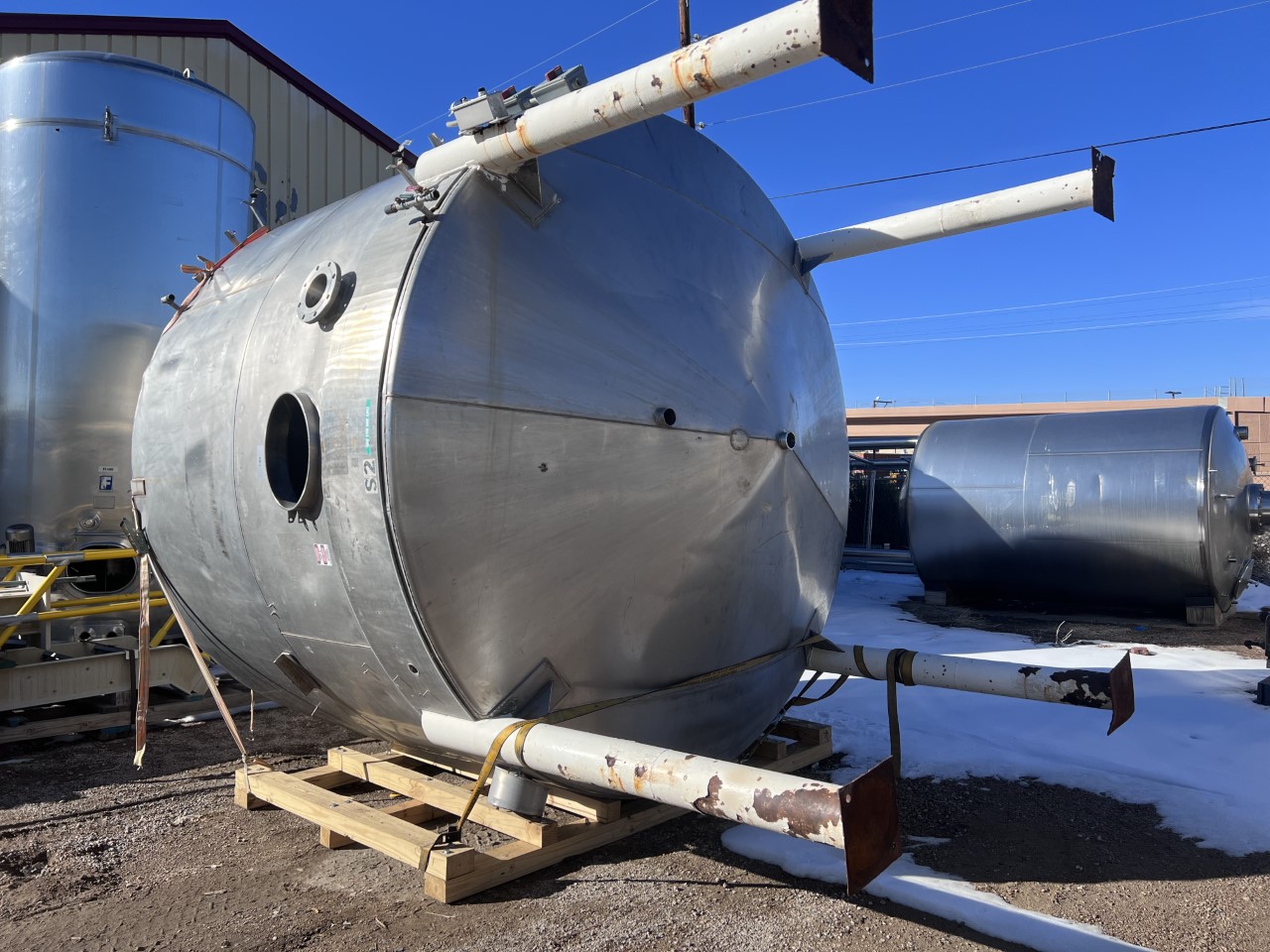 Used 6000 GAL. SINGLE SHELL TANK