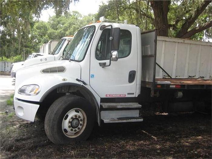 Used 2005 FREIGHTLINER BUSINESS CLASS M2 106