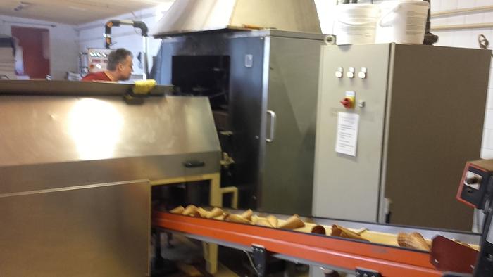 Used WALTERWERK JU45 ROLLED WAFER CONE OVEN