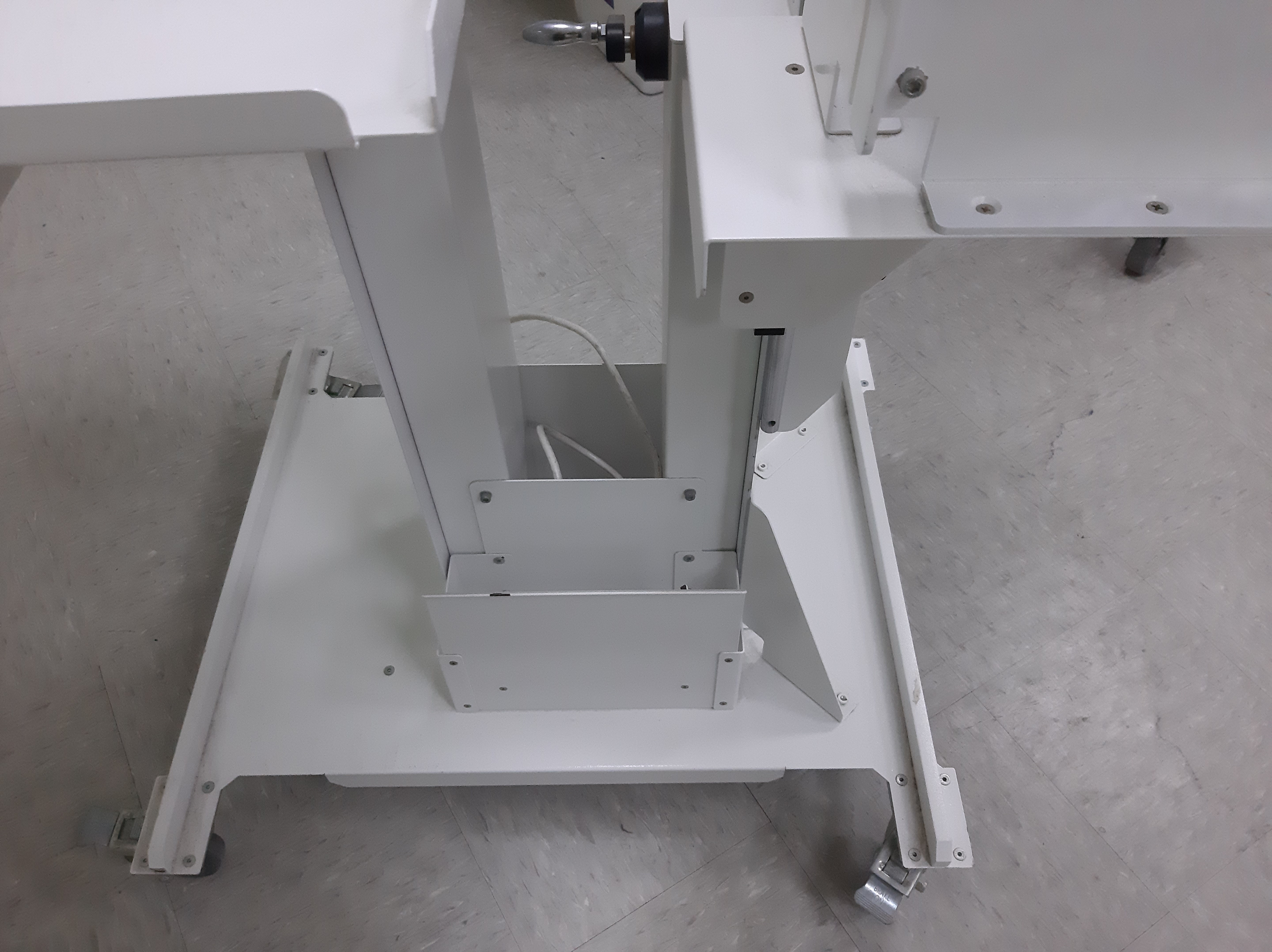 Used Credence ASL1K Manipulator  white
