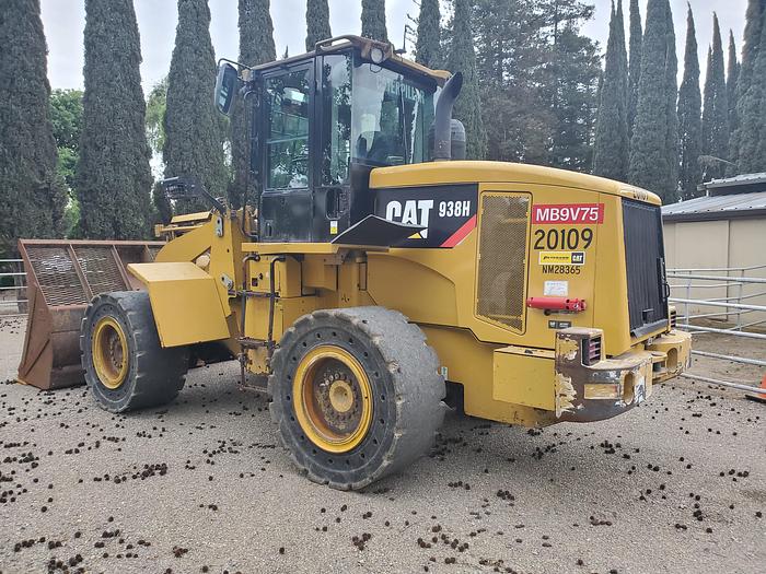 Used 2009 CAT 938H