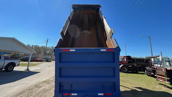 Used 2011 Kenworth T800 Tri-Axle Dump Truck