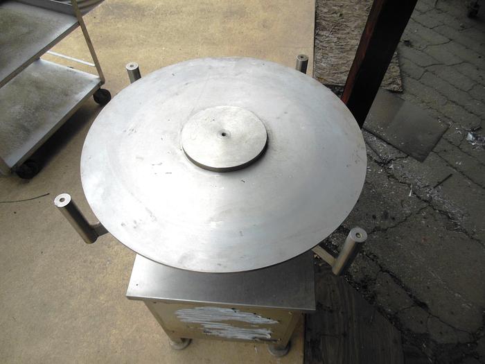 Used Table, Accumulation, 20", S/st, 1/4 HP, #C742337