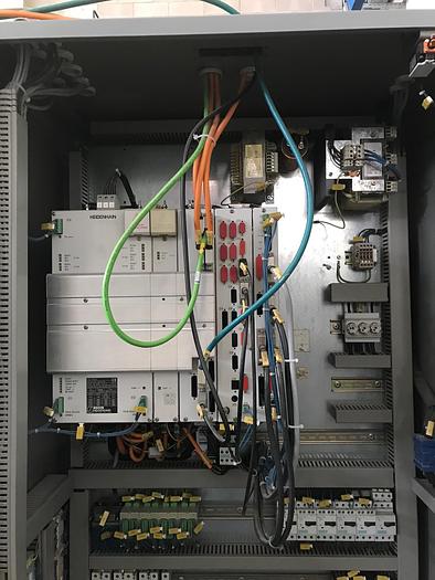 Usato CENTRO DI LAVORO VERTICALE