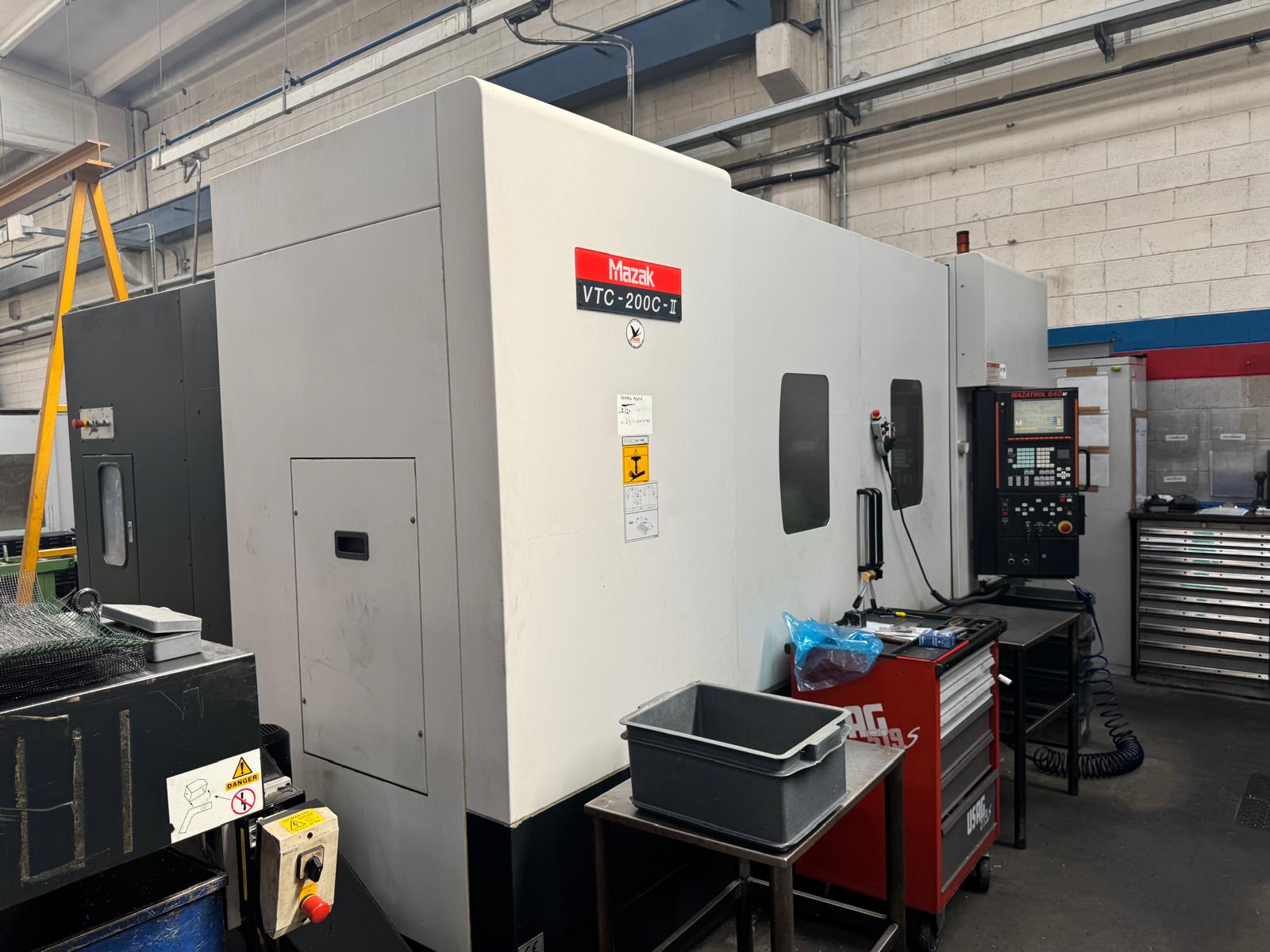 Usato 2002 MAZAK VTC-200C II