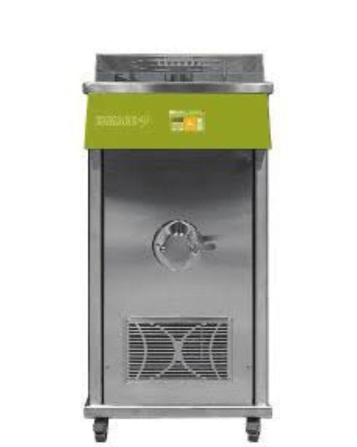 Esmach GL - M Liquid yeast processor 33 kg total capacity, 20 kg usable capacity. Digital Control Panel