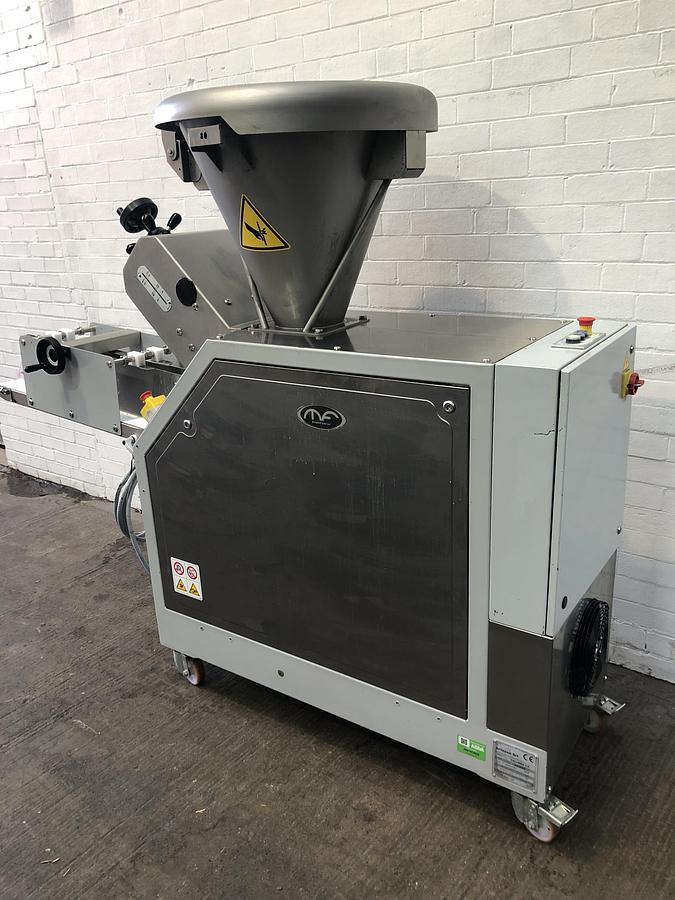 Used Artezen Calybra 1.0 Volumetric Dough Divider, 260-1050g