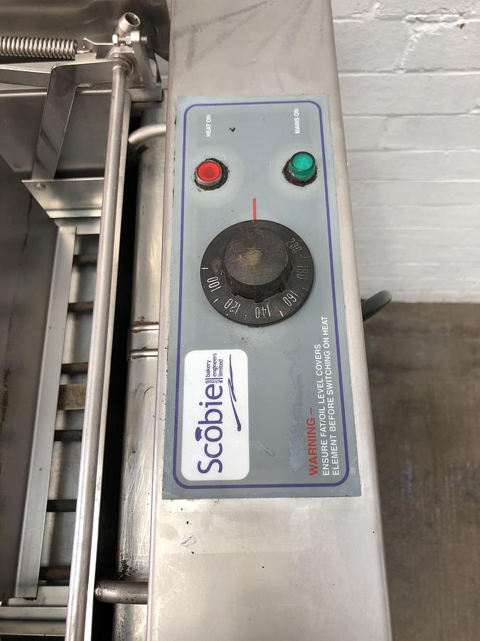 Used DCA 500 Half Tray Float Fryer - 18" x 15" Trays With Under Prover