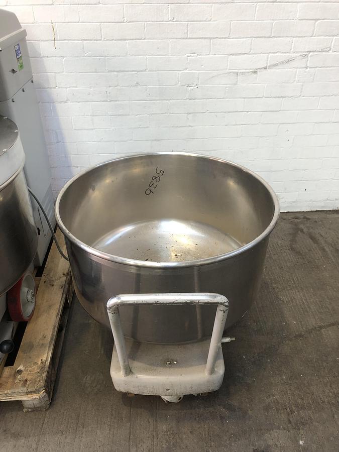 Used Kemper ST75A, 120kg (dough capacity) Spiral Mixer, 2 speed, 2 timers, supplied with 2 bowls