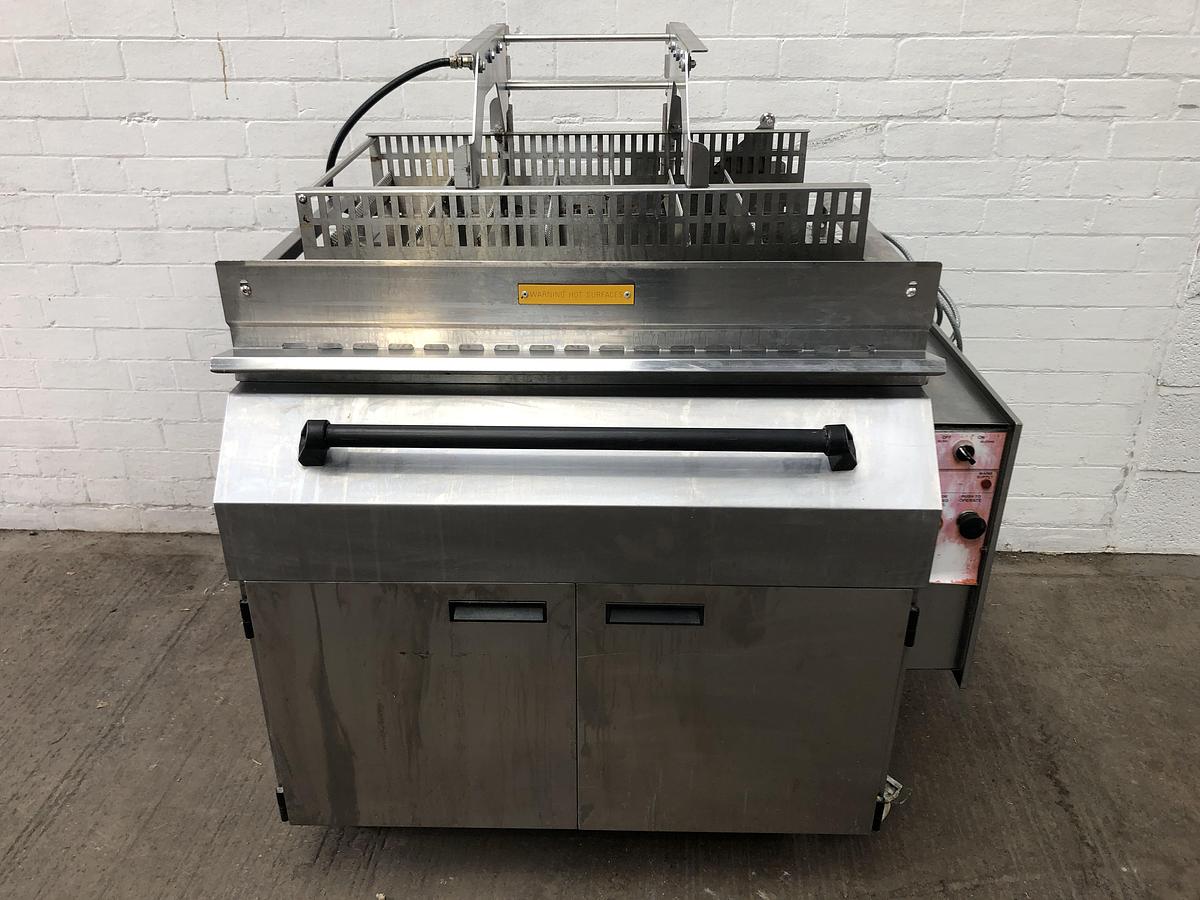 Used Mono Aztec Doughnut fryer
