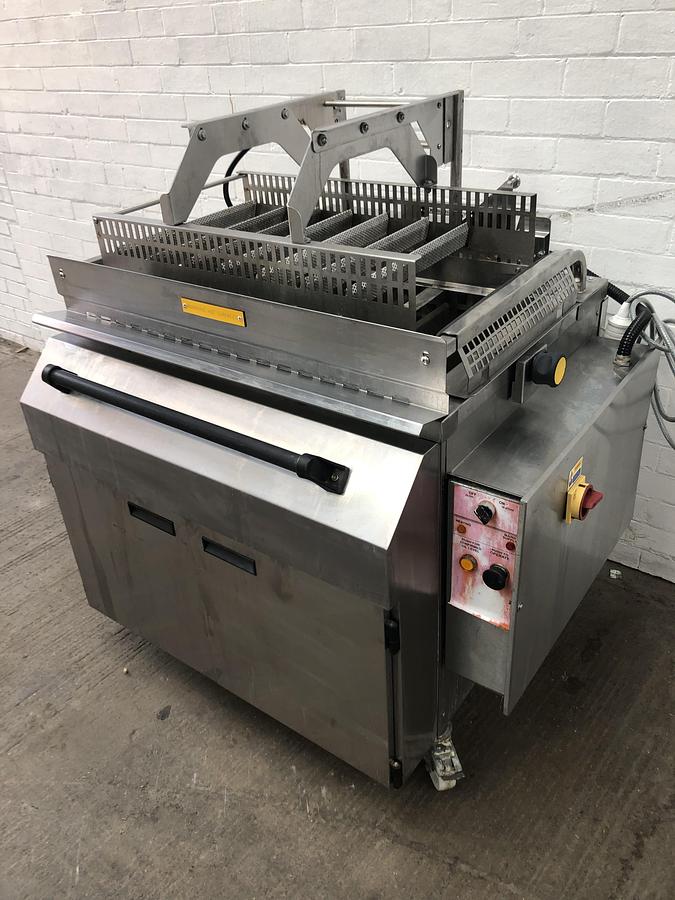Used Mono Aztec Doughnut fryer