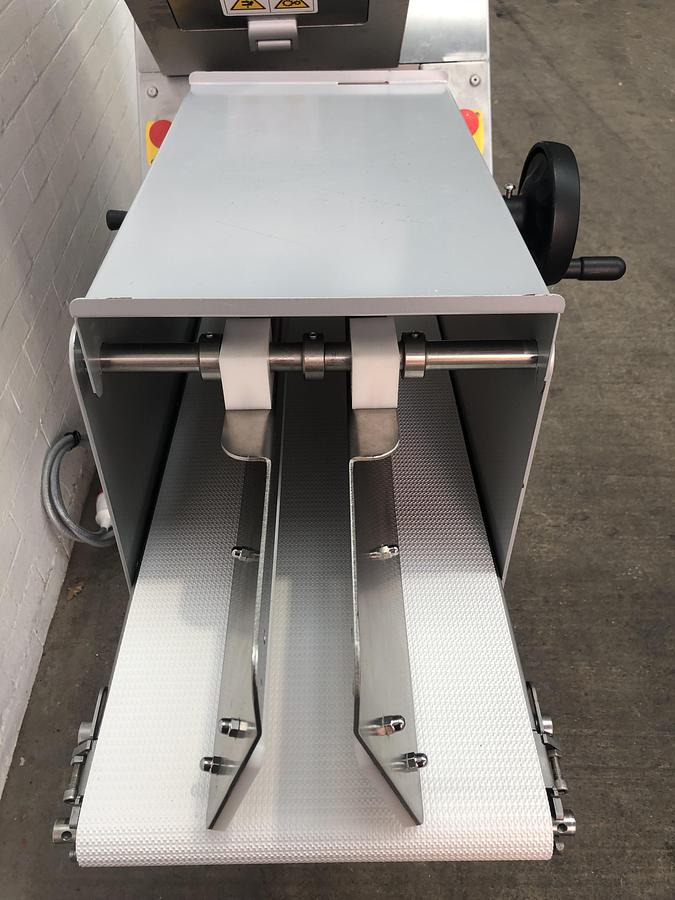 Used Artezen Calybra 1.0 Volumetric Dough Divider, 260-1050g New Belt Fitted