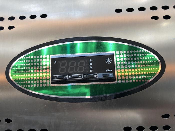 Used Fosters fridge to take 18"x 30" Runners