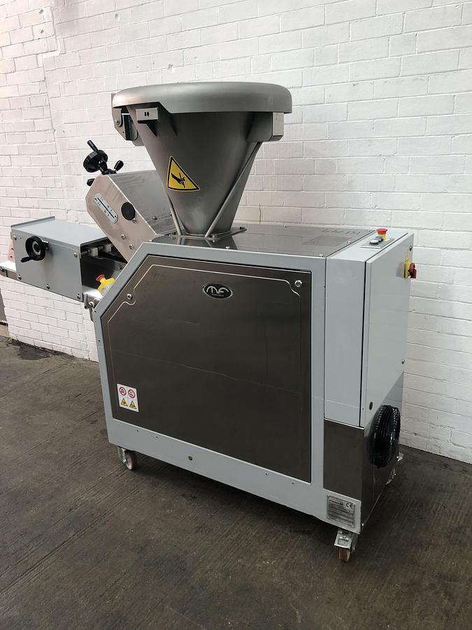 Used Artezen Calybra 1.0 Volumetric Dough Divider, 260-1050g New Belt Fitted