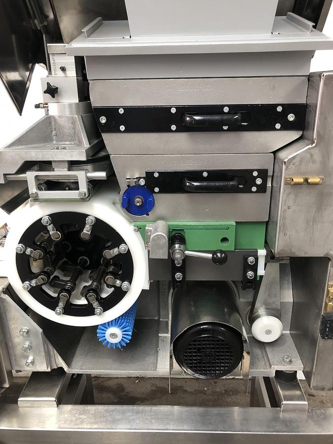 Used Konig Mini Rex 4000, 2 pocket roll plant with forming station, fully refurbished with new belts