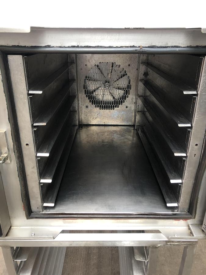 Used Tom Chandley Compatca TC5 (18" x 30" Tray size) Bake off Oven