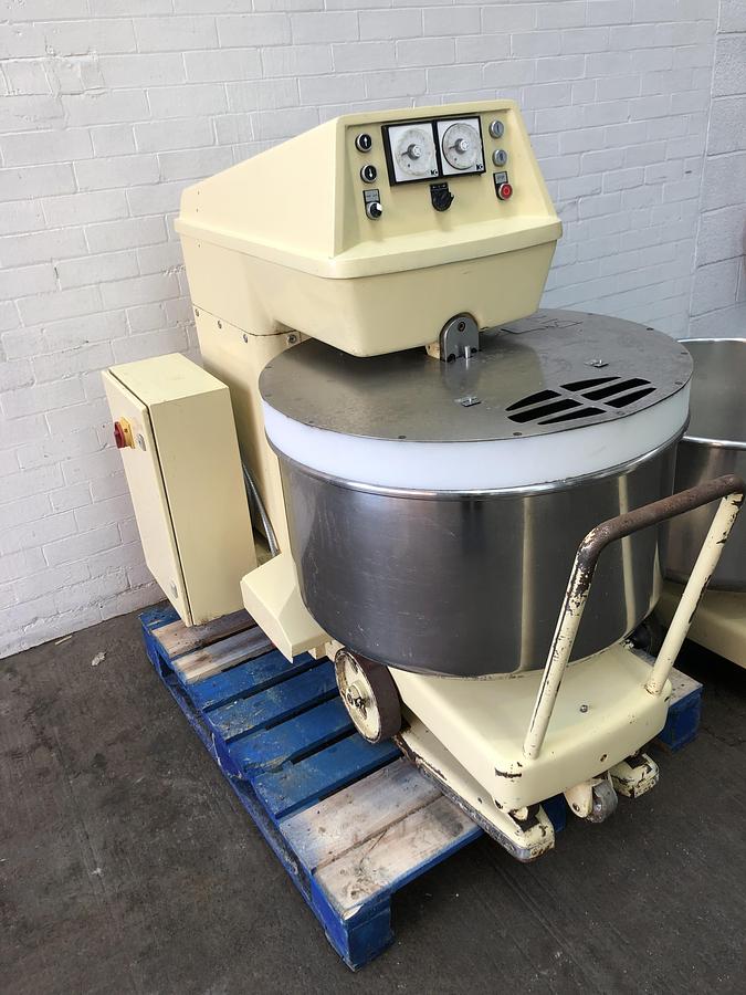 Used Kemper ST75A, 120kg (dough capacity) Spiral Mixer, 2 speed, 2 timers, supplied with 2 bowls