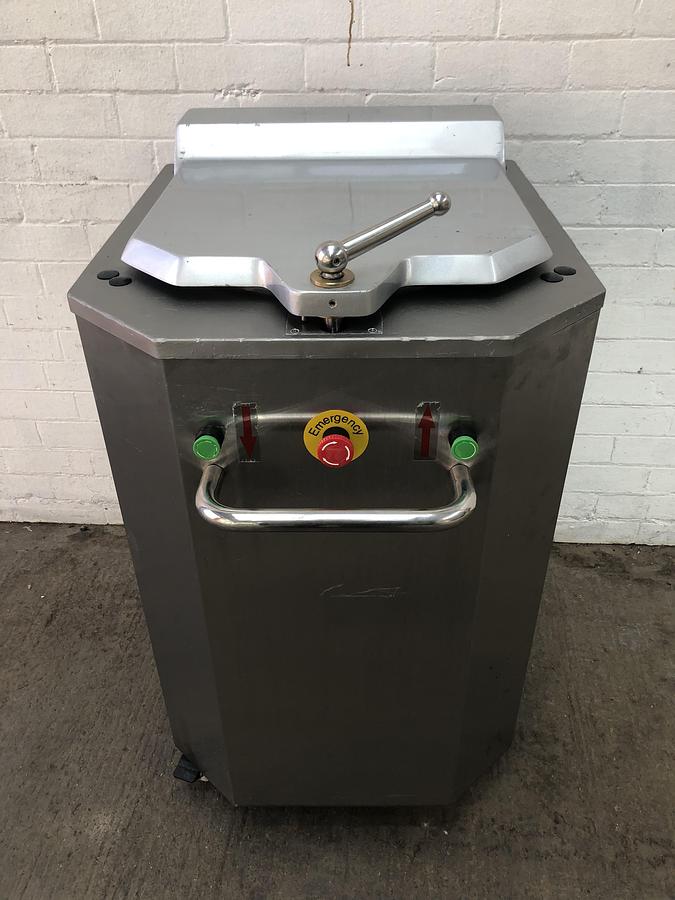 Used Sinmag D20, 20 piece hydraulic divider