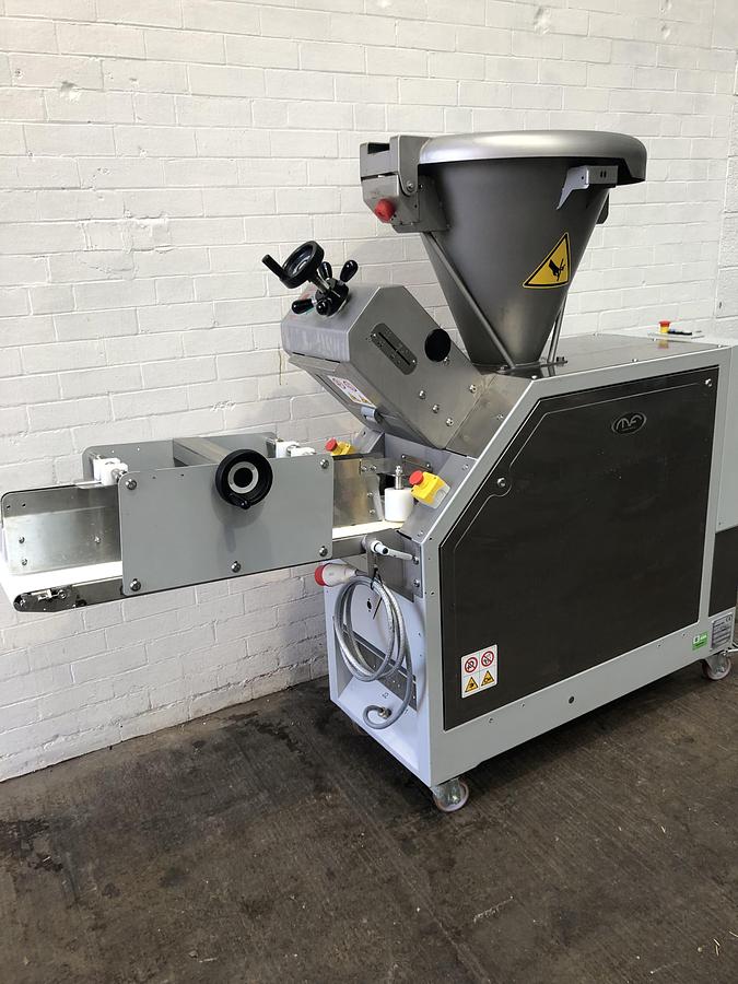 Used Artezen Calybra 1.0 Volumetric Dough Divider, 260-1050g