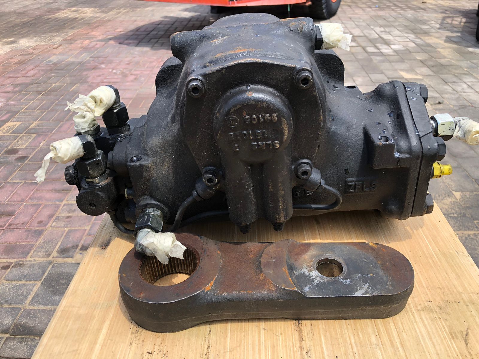 Used Tadano ATF-80 Power Steering Gearbox