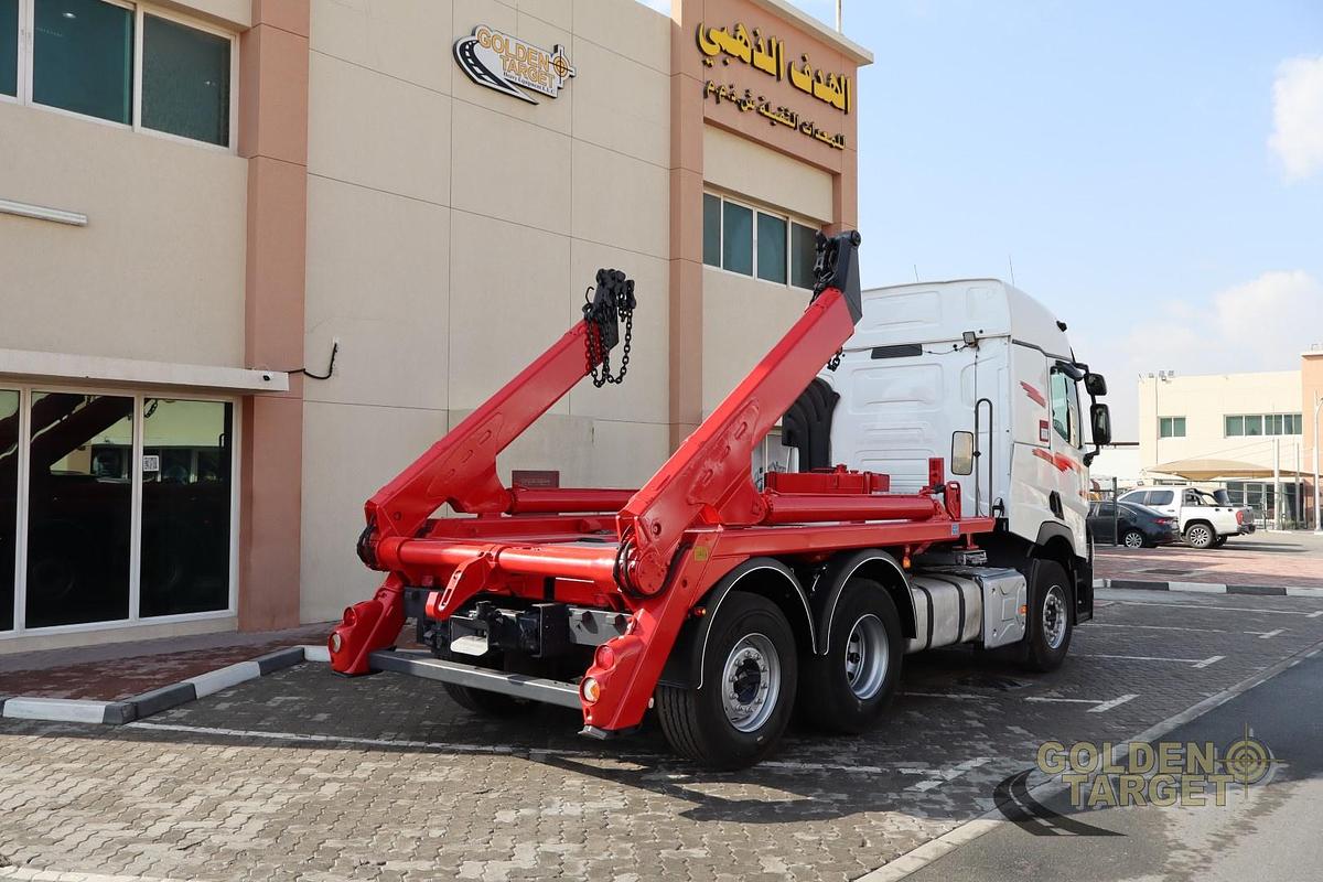Used RENAULT 480 6x2 Skip Loader 2016