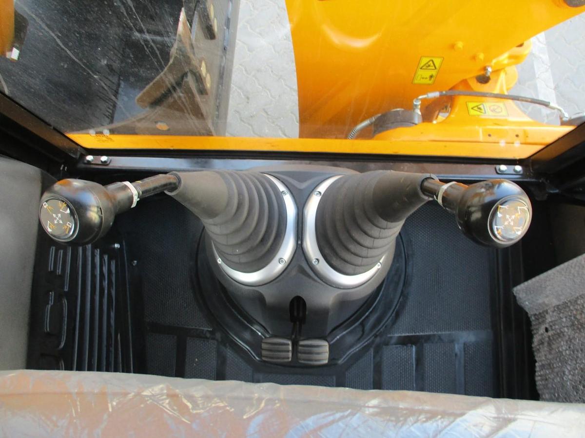 Used NEW JCB 3DX PLUS 4x2 Backhoe Loader 2025