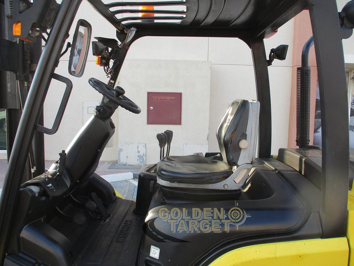 Used Hyundai 50D-9SA Diesel Forklift 2014