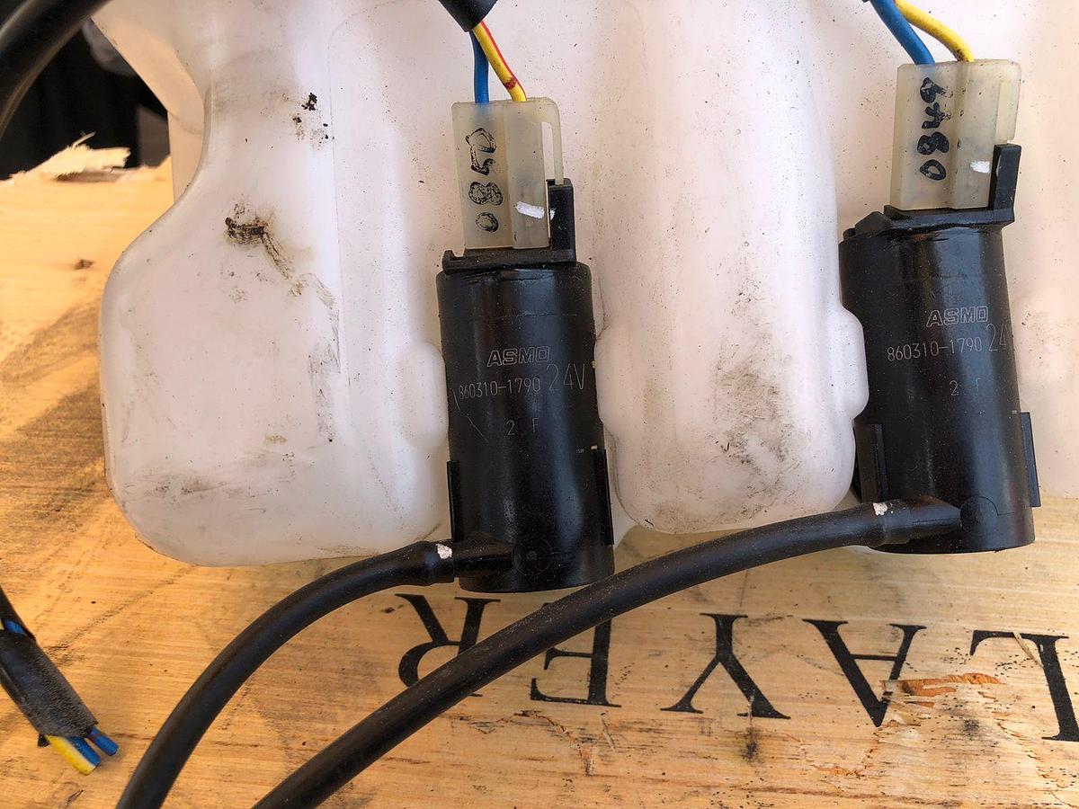 Used Tadano ATF-80 Windshield Washer Pump Motor with Tank