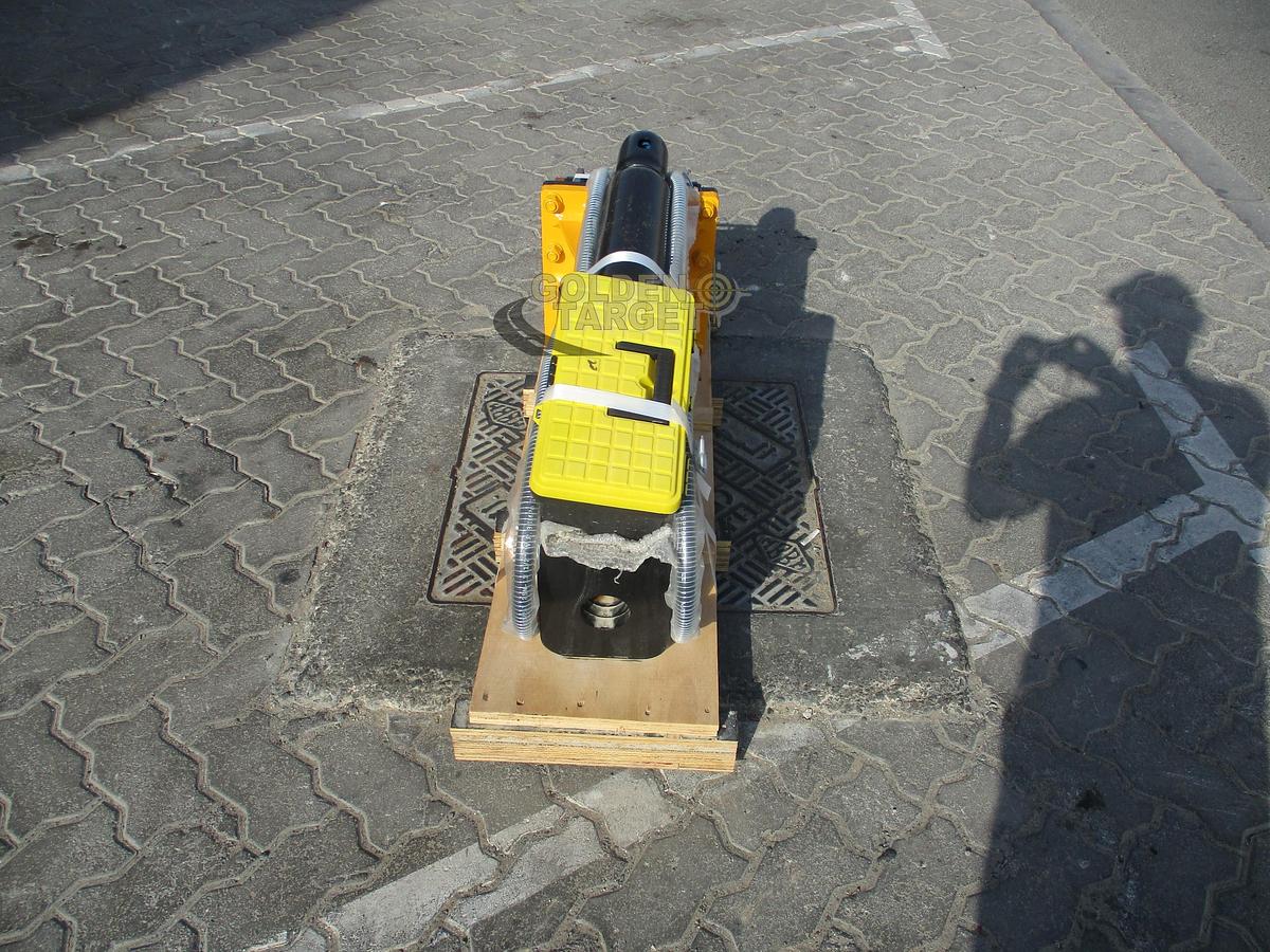 Used 2025 SDCH 450 Hydraulic Breaker Hammer