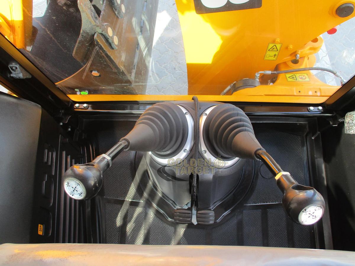 2025 JCB 3DX Plus 4x4 Backhoe Loader