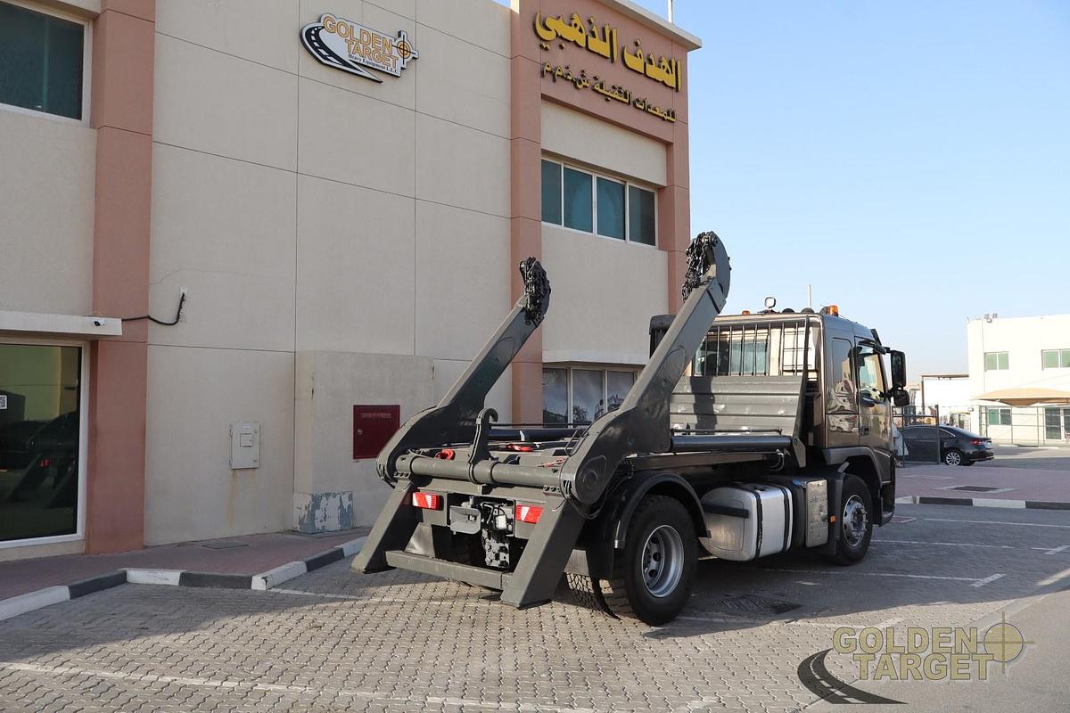 Used VOLVO FM440 4x2 Skip Loader 2013