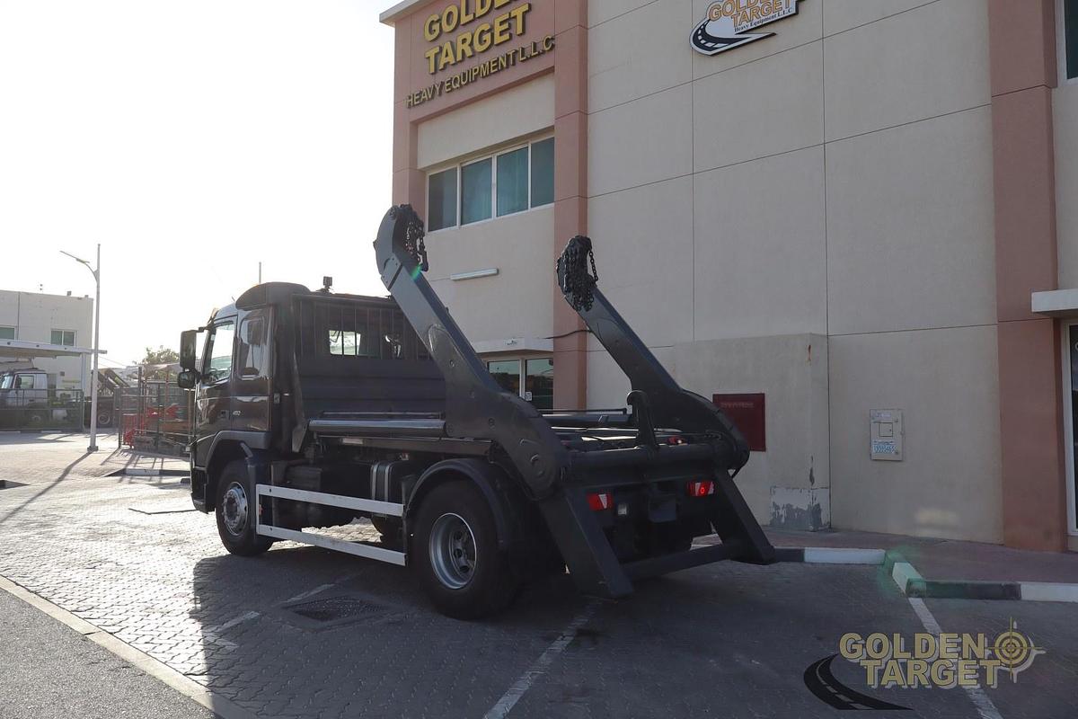 Used VOLVO FM440 4x2 Skip Loader 2013