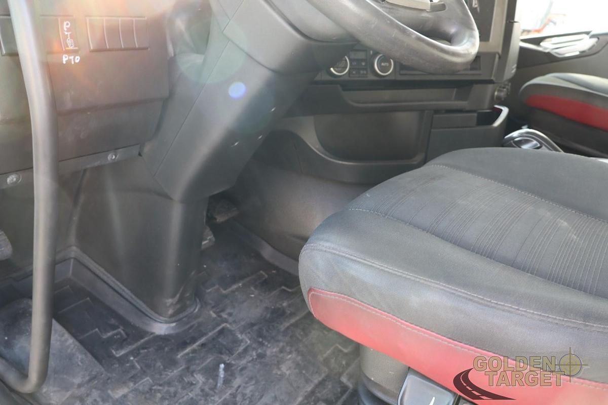 Used VOLVO FH460 6x2 Double Skip Loader 2017