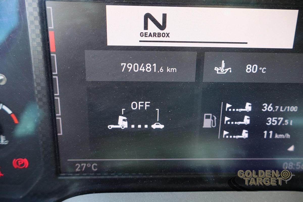 Used RENAULT 480 6x2 Skip Loader 2016