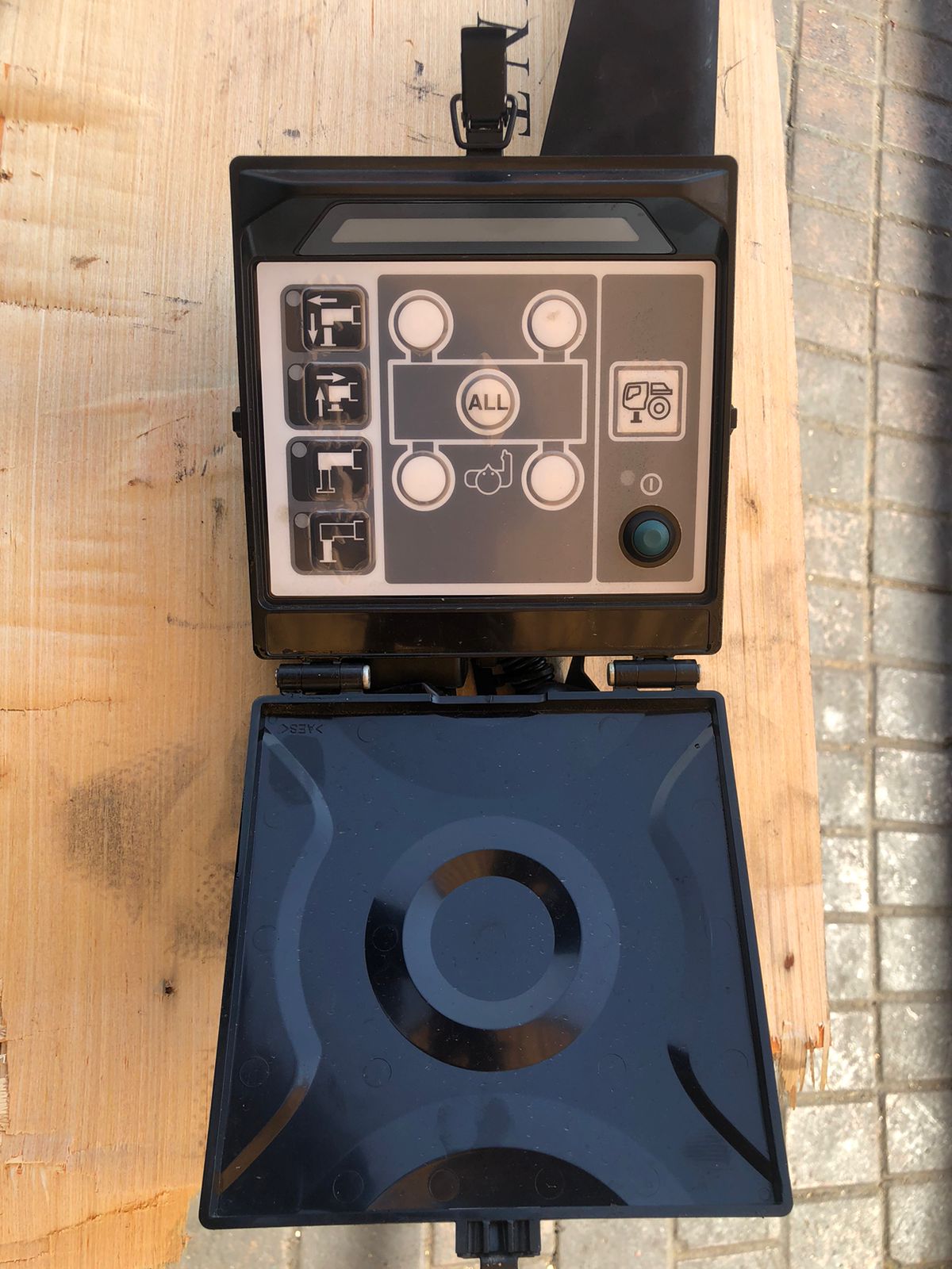 Used Tadano ATF-80 Outrigger Control