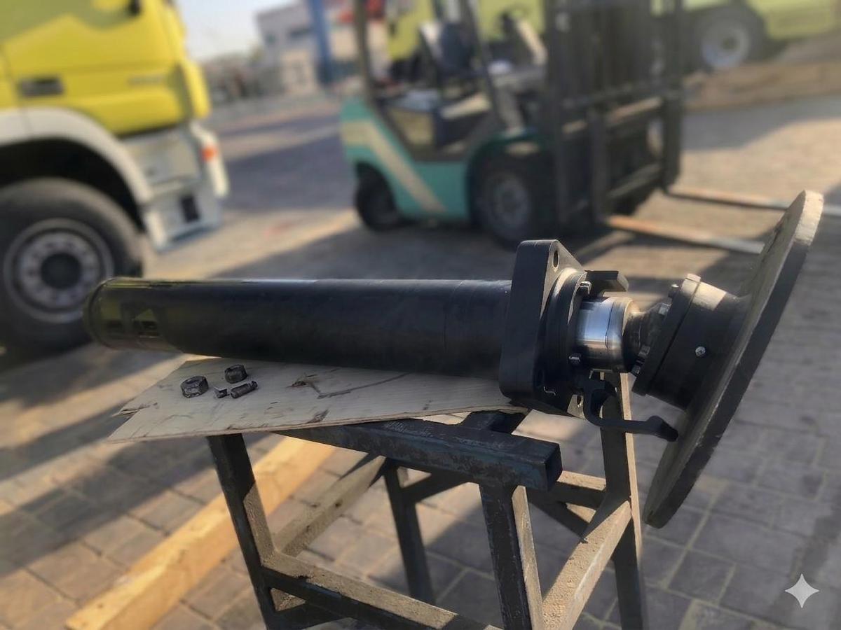 Used Tadano ATF-80 Hydraulic Stabilizer Jack Cylinder